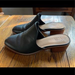 Crown Vintages Mules (Size 7.5)